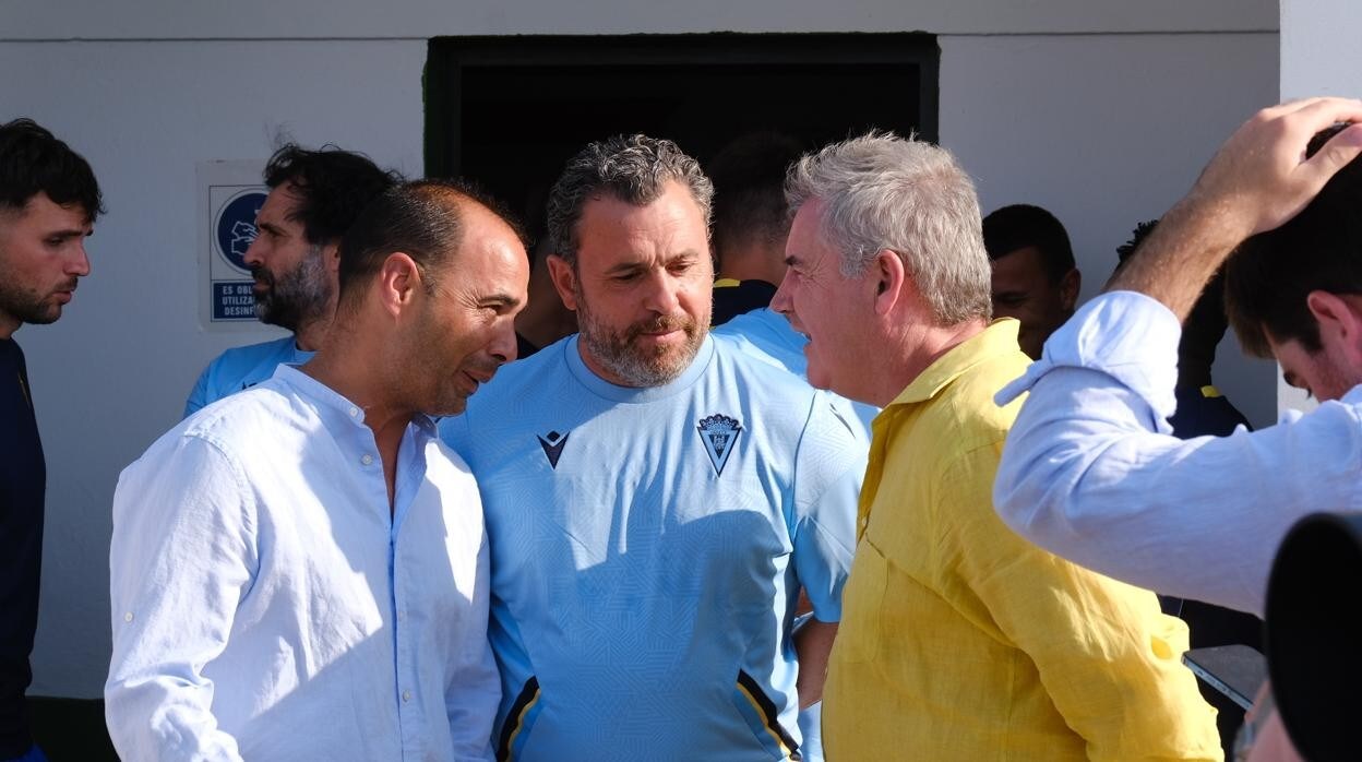 Sergio González, Jorge Cordero y Manuel Vizcaíno conversan