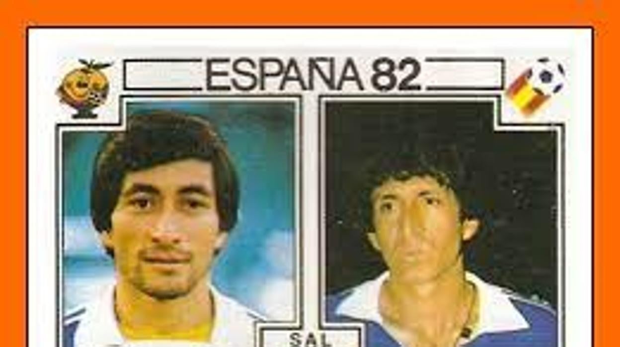 Pegatina Panini en la que aparecía el Mago junto a su compañero Escamilla en un álbum donde este tipo de selecciones cenicientas sólo iban en una página.