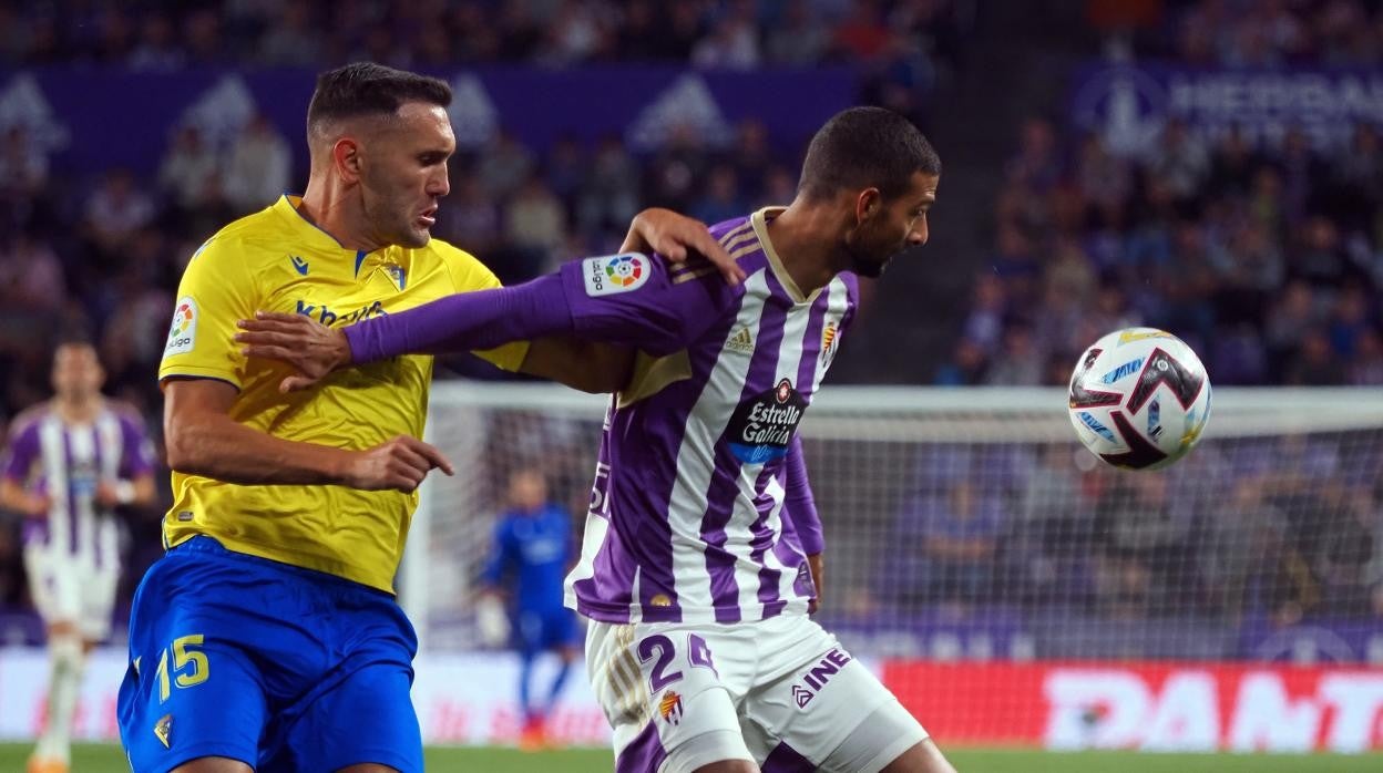 El Cádiz CF ganó en Valladolid, aunque necesita mejorar.