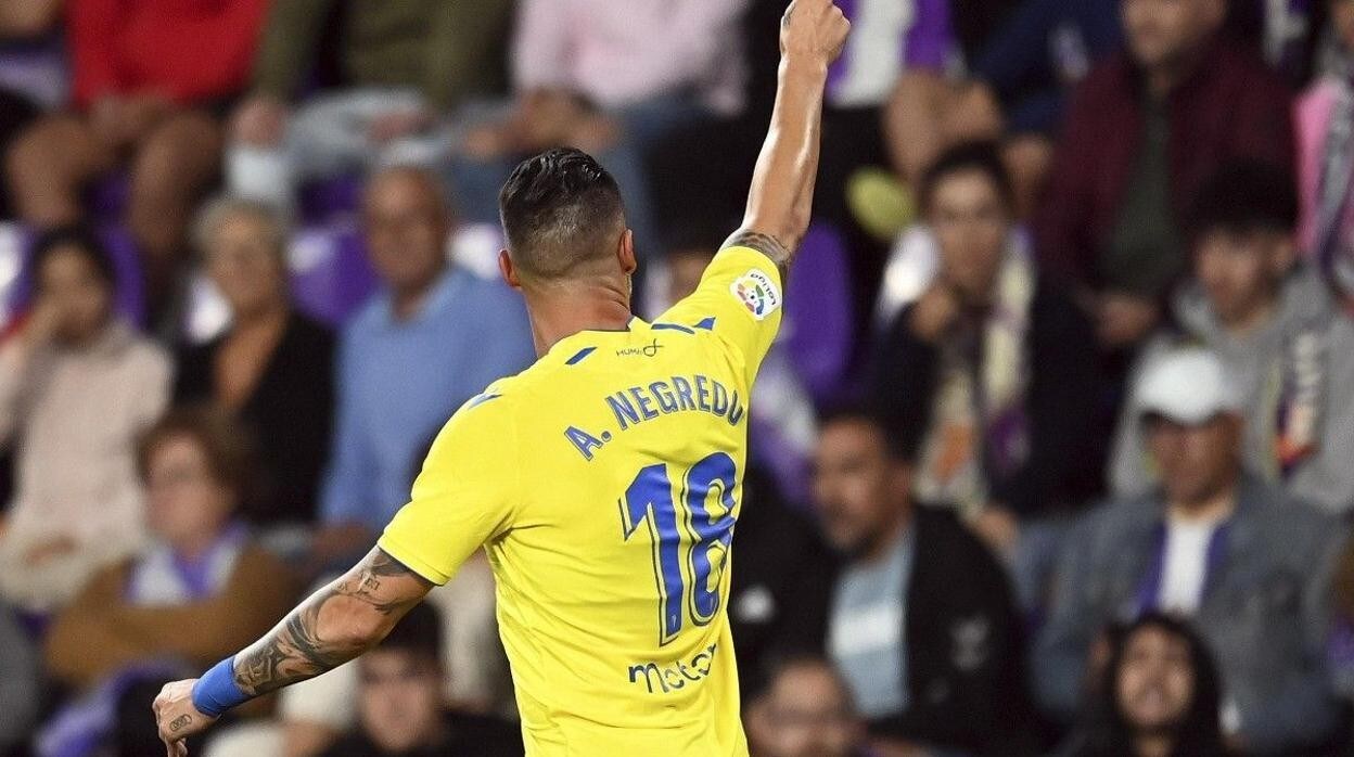 Negredo celebra su gol en Valladolid