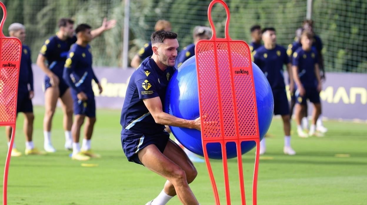 Lucas Pérez saldrá de inicio este sábado tras no ser titular ante el Rayo la pasada jornada.