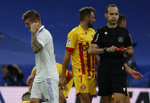 Toni Kroos fue expulsado ante el Girona con doble cartulina amarilla.
