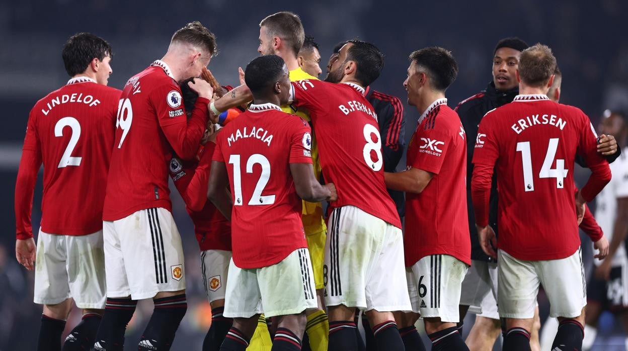 El United celebra un triunfo antes del parón