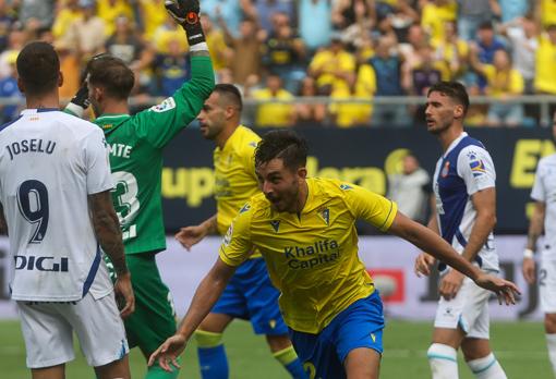 Víctor Chust celebra su gol al Espanyol esta temporada.