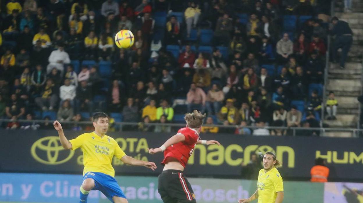 Tomás Alarcón anotó un tanto en el amistoso ante el United