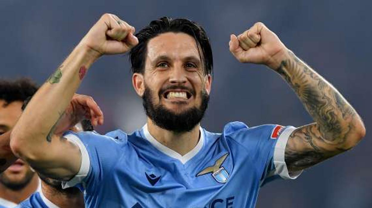 Luis Alberto celebra un gol con la Lazio