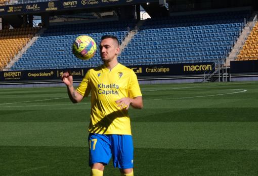 Gonzalo Escalante ya ha sido presentado con el Cádiz CF.