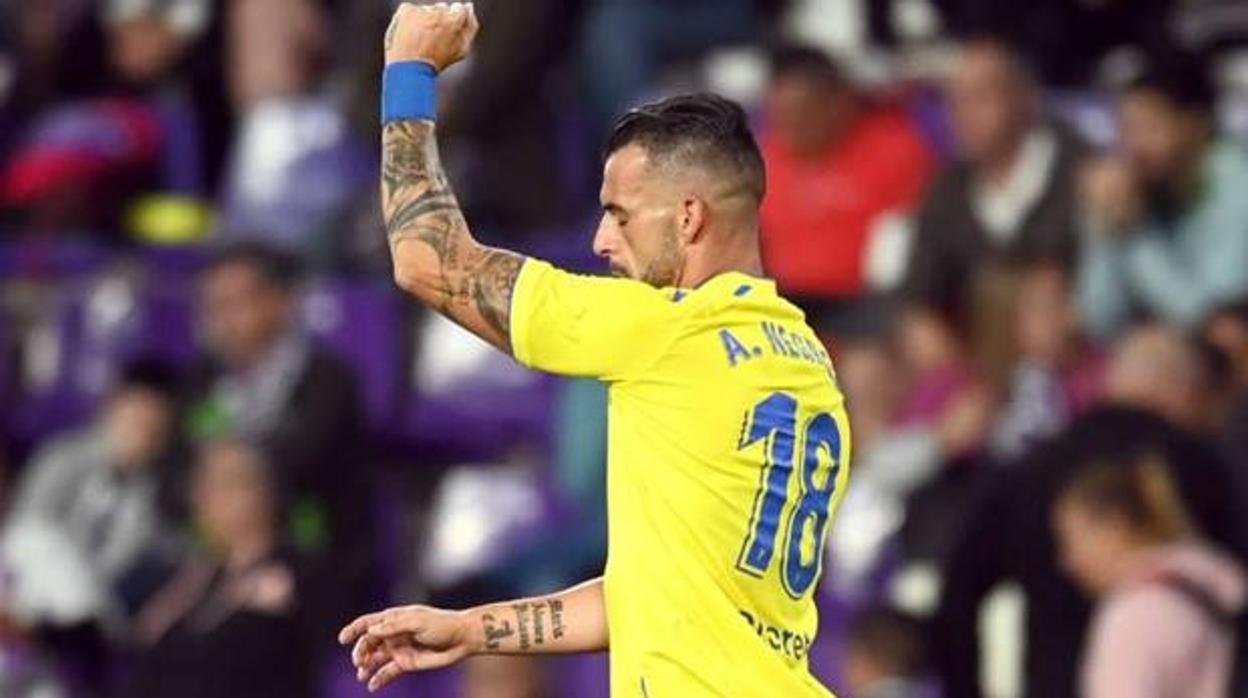 Negredo en un partido con el Cádiz CF