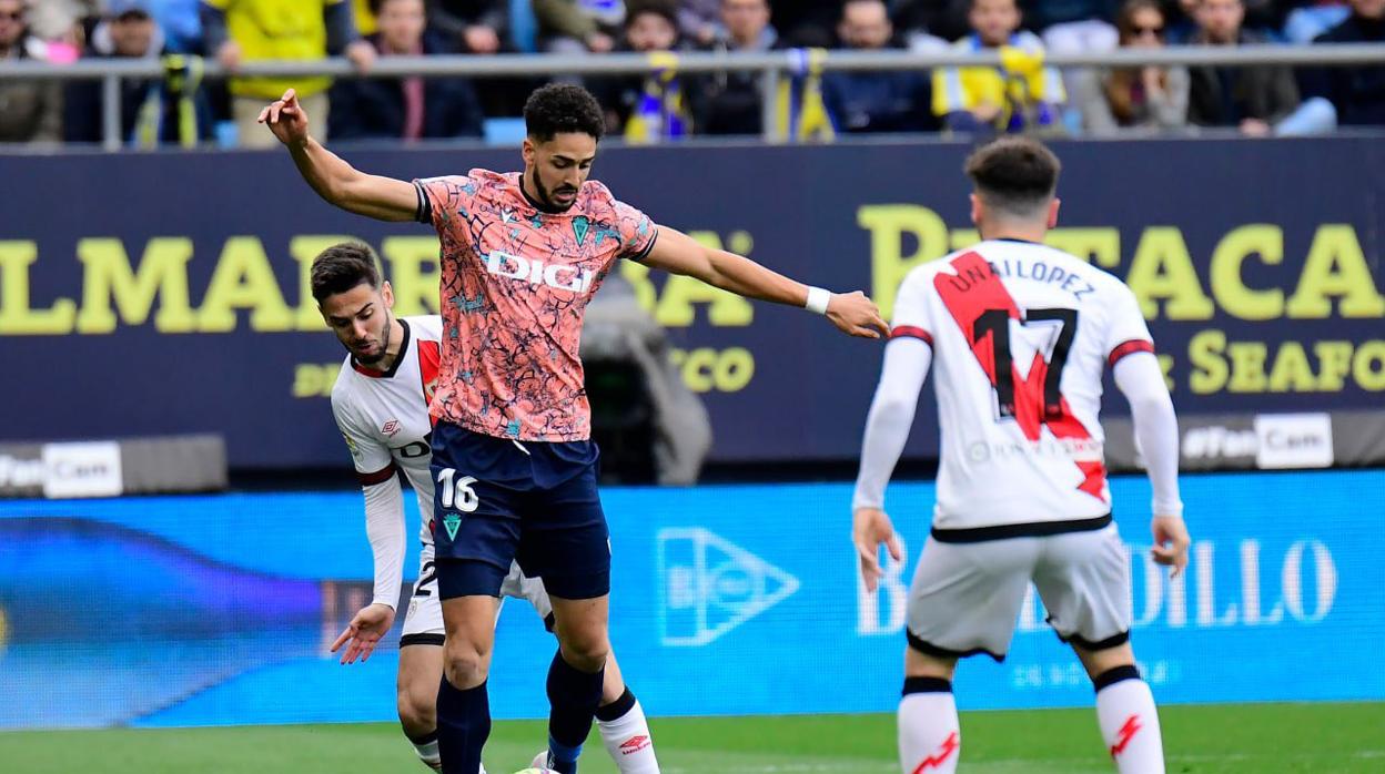 Chris Ramos, durante el Cádiz - Rayo