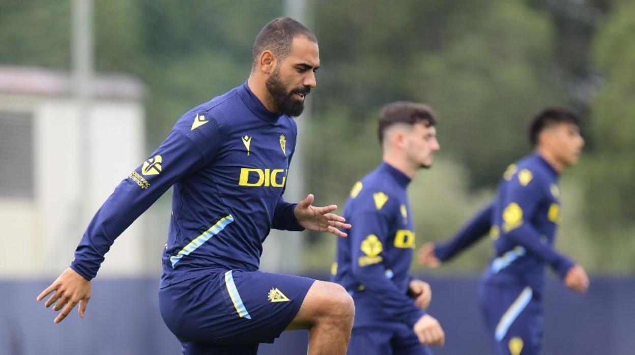 Fali en el entrenamiento con sus compañeros