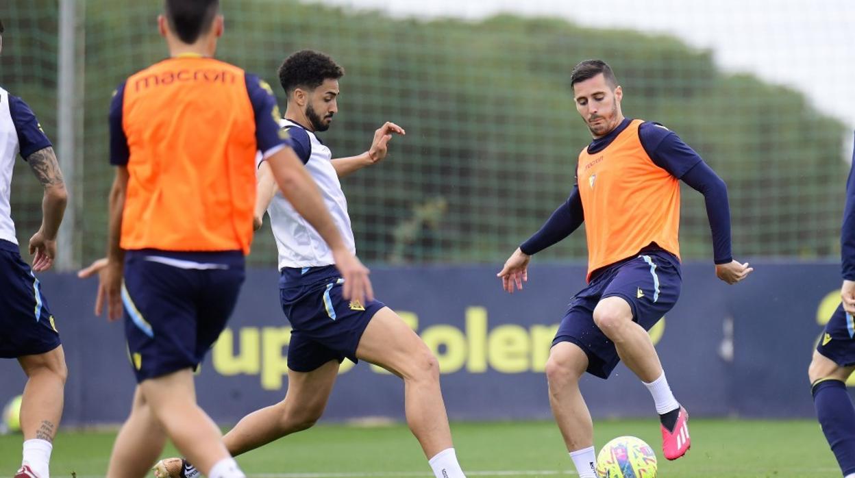 Chris Ramos y Sergi Guardiola, en un entrenamiento.