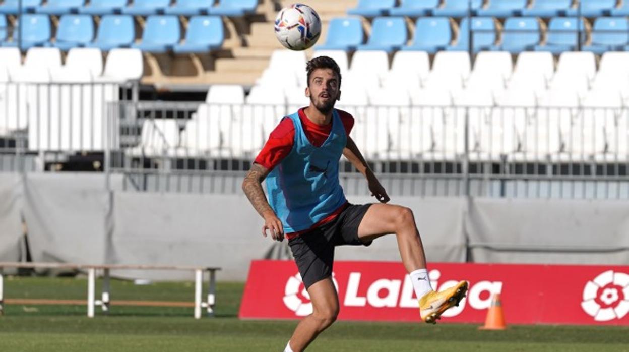 Álex Centelles, lateral izquierdo del Almería.