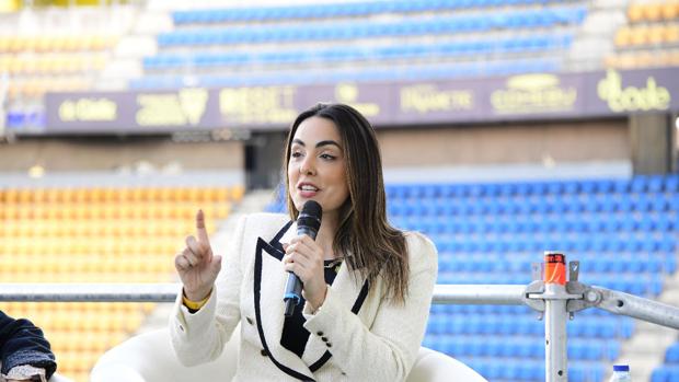 «El periodismo no tiene que caer en el paternalismo cuando habla de fútbol femenino»