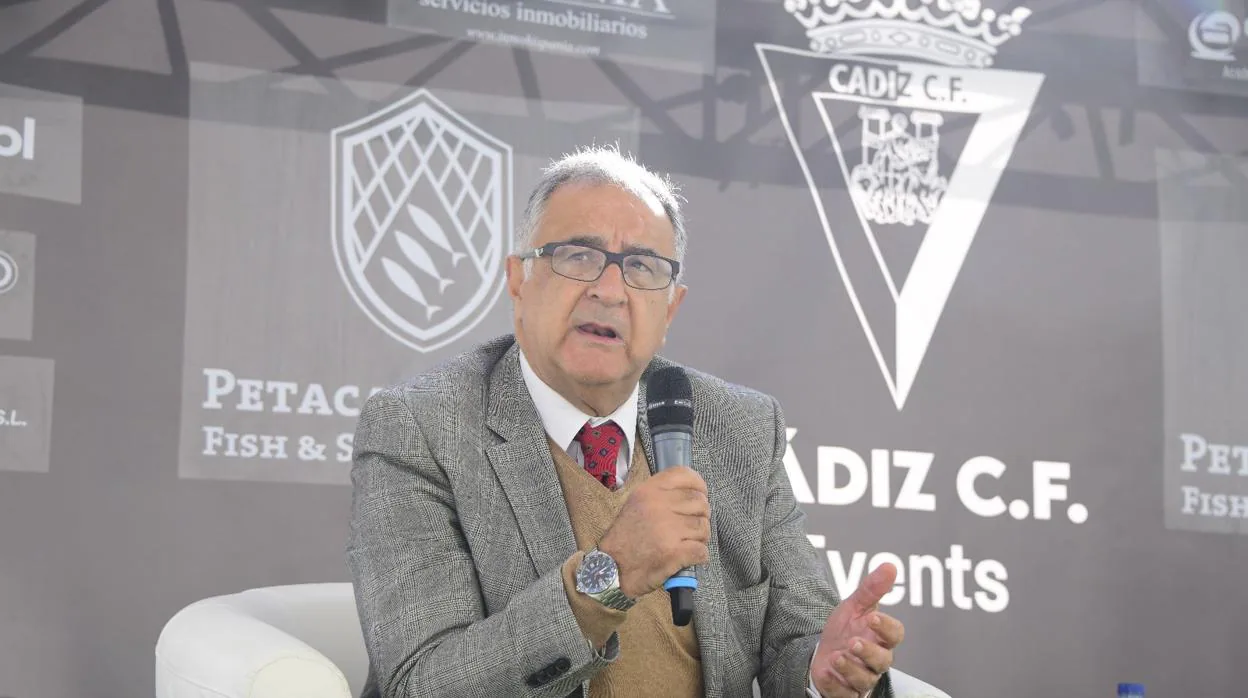 Roberto Gómez, durante su ponencia 'Los Panenkitas'