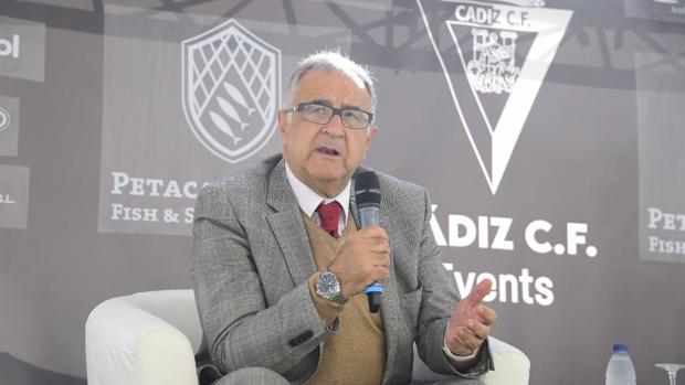 Roberto Gómez, tajante: "Ojalá el Cádiz fuera respetado por los estamentos arbitrales"