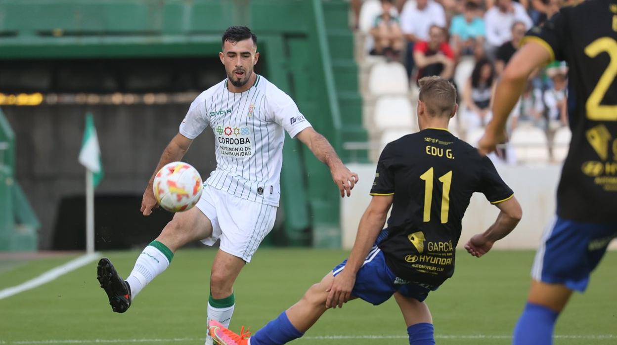 Carlos Puga, durante un encuentro con la camiseta del Córdoba