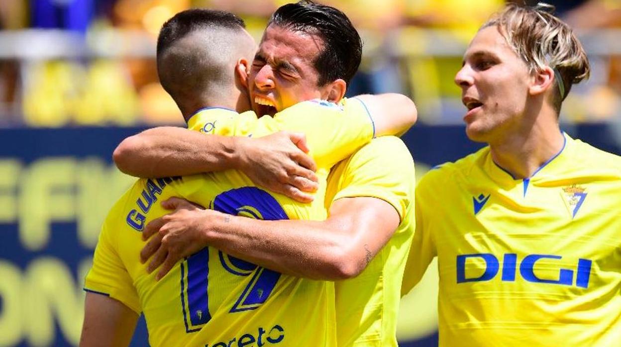 Los jugadores del Cádiz celebran un gol esta temporada