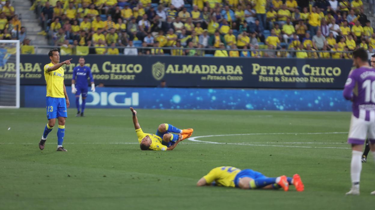 La competición se está cebando con los hombres de Sergio. La imagen muestra la metáfora de este Cádiz.