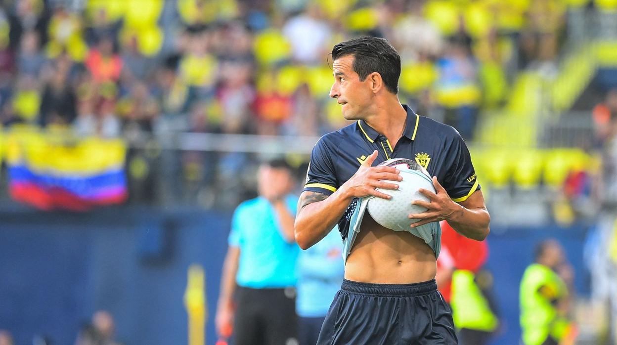 Luis Hernández, durante el Villarreal - Cádiz