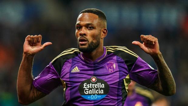El Cádiz CF vuelve a preguntar por el delantero Cyle Larin