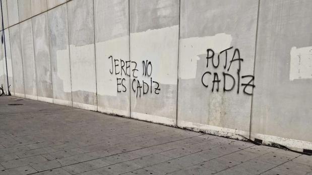 Pintadas en el Estadio contra Cádiz