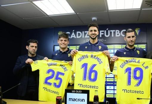 Chris Ramos y Sergi Guardiola junto a Juanjo Lorenzo y Jorge Meré el día de sus presentaciones en invierno.