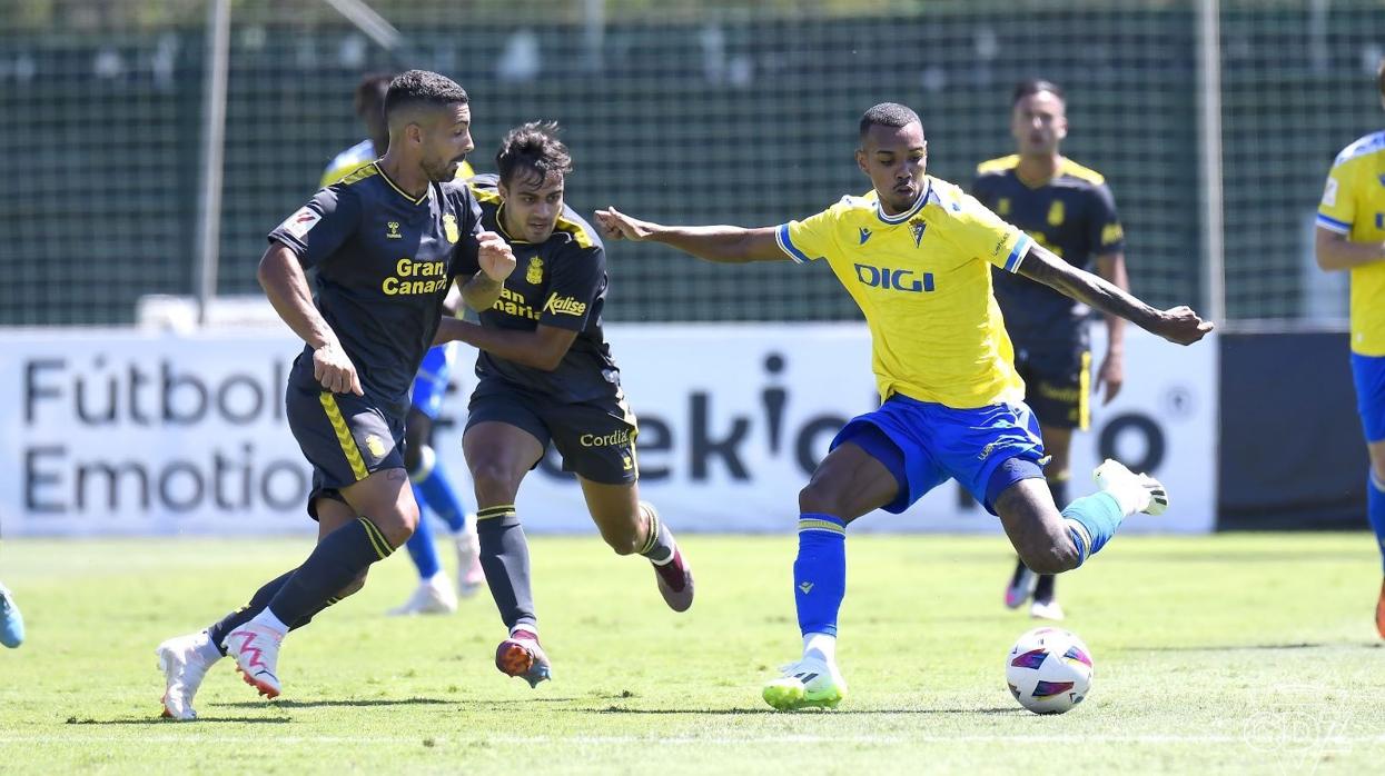 Lucas Pires debutó como cadista en el amistoso ante la UD Las Palmas