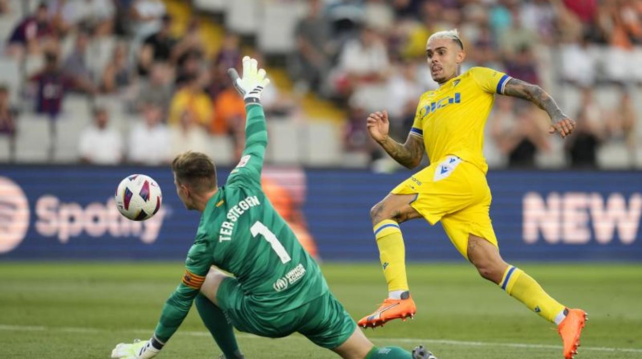 Ter Stegen le ganó la partida a Roger Martí