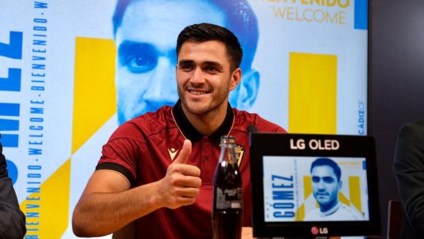 ¿En qué condiciones ha llegado Maxi Gómez al Cádiz CF?