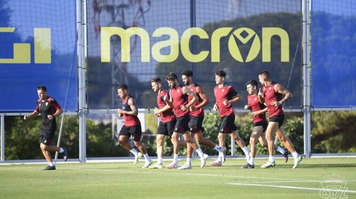 Entrenamiento del Cádiz en El Rosal