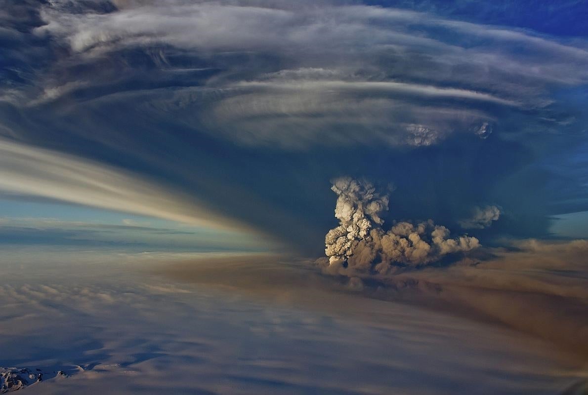 Vista aérea tomada el 21 de mayo de 2011 que muestra la erupción del volcán Grimsvoetn