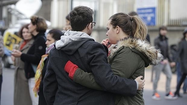 Estupor y miedo en el despertar de París tras «su 11-S»