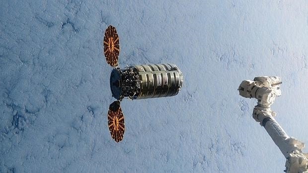 Un carguero Cygnus se aproxima a la ISS
