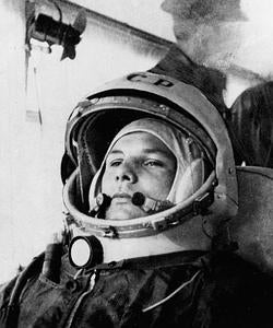 Gagarin, con su traje de cosmonauta