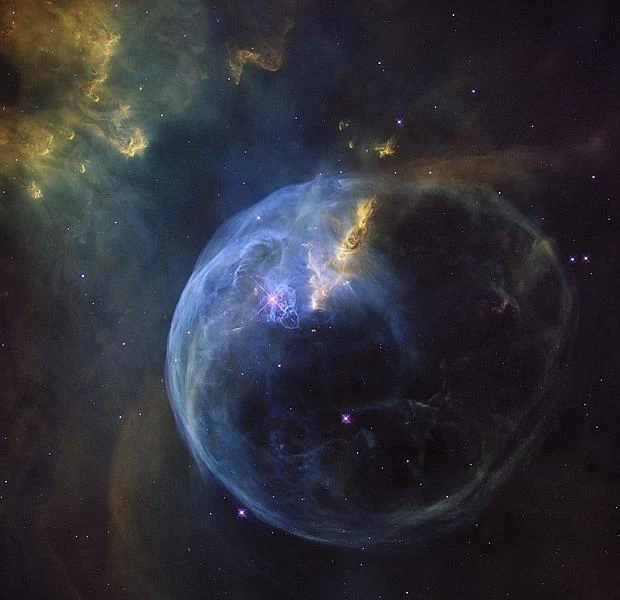 La Nebulosa de la Burbuja, también conocida como NGC 7653