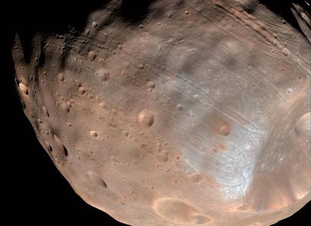 El «reimpacto» de rocas explicaría parte de las extrañas formaciones que se aprecian en la superficie de la castigada luna de Marte