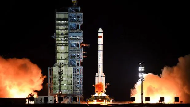 Momento del lanzamiento del cohete con el segundo laboratorio espacial de China, el Tiangong-2, en el centro de lanzamiento de Jiuquan, situado en el desierto del Gobi, a unos 1.600 kilómetros de Pekín, hoy