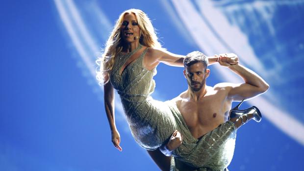 Edurne, durante su actuación en la final de Eurovisión 2015