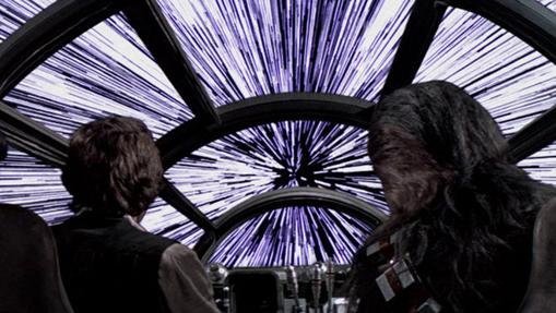 En Star Wars, es posible viajar más rápido que la velocidad de la luz sin despeinarse