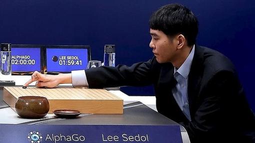 El campeón mundial de Go Lee Sedol se enfrenta al programa AlphaGo