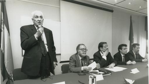 El premio Nobel Severo Ochoa recordó a Alberto Sols durante la inauguración del Instituto de Investigaciones Biomédicas (IIB)
