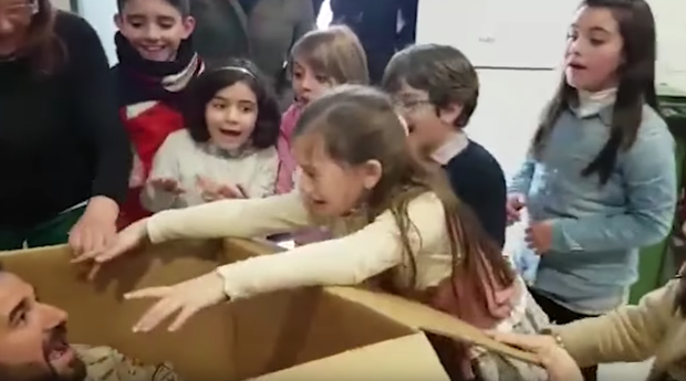 El militar sevillano que emociona a todo el mundo en Facebook