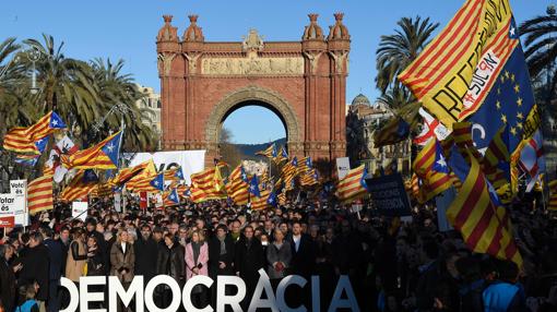 Gritos de «independencia» para arropar a Artur Mas