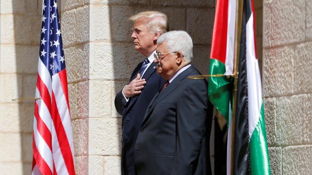 Trump, a Abás: «La paz no puede nacer donde se recompensa la violencia»