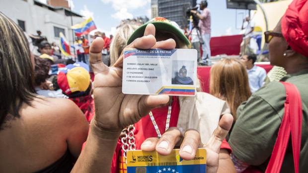 Maduro anuncia que retrasa la Constituyente y la fiscal investigará el fraude