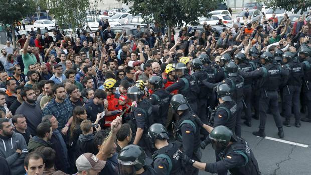 1-O: un referéndum fracasado que deja a España dañada