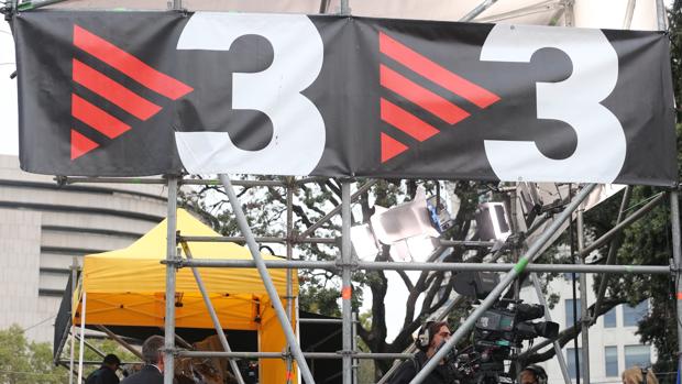 El Gobierno asumirá el mando de los Mossos y podrá cesar cargos de TV3