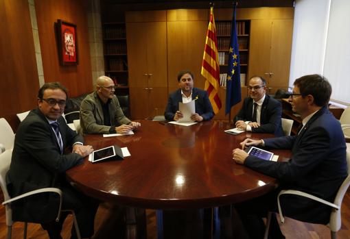 Puigdemont acepta las elecciones del 21-D, pero pide «garantías» para someterse a la Justicia en España