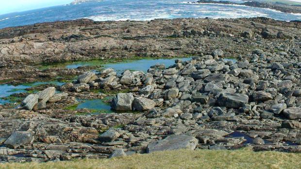 ¿Qué arrastró rocas tan pesadas como camiones a la costa de Irlanda?