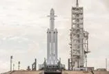 El Falcon Heavy espera el lanzamiento en la plataforma de Cabo Cañaveral